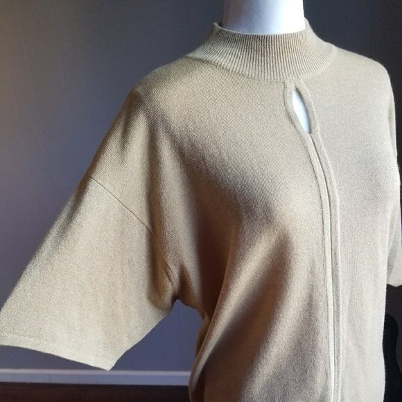 Gold short sleeved keyhole sweater - Picture 2 of 7